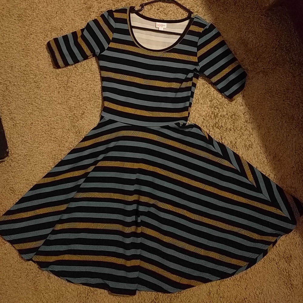Gorgeous lularoe Nicole dress